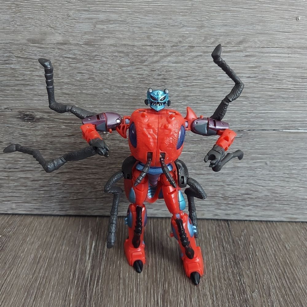 Hasbro Transformers Legacy Voyager Class Predacon Inferno
